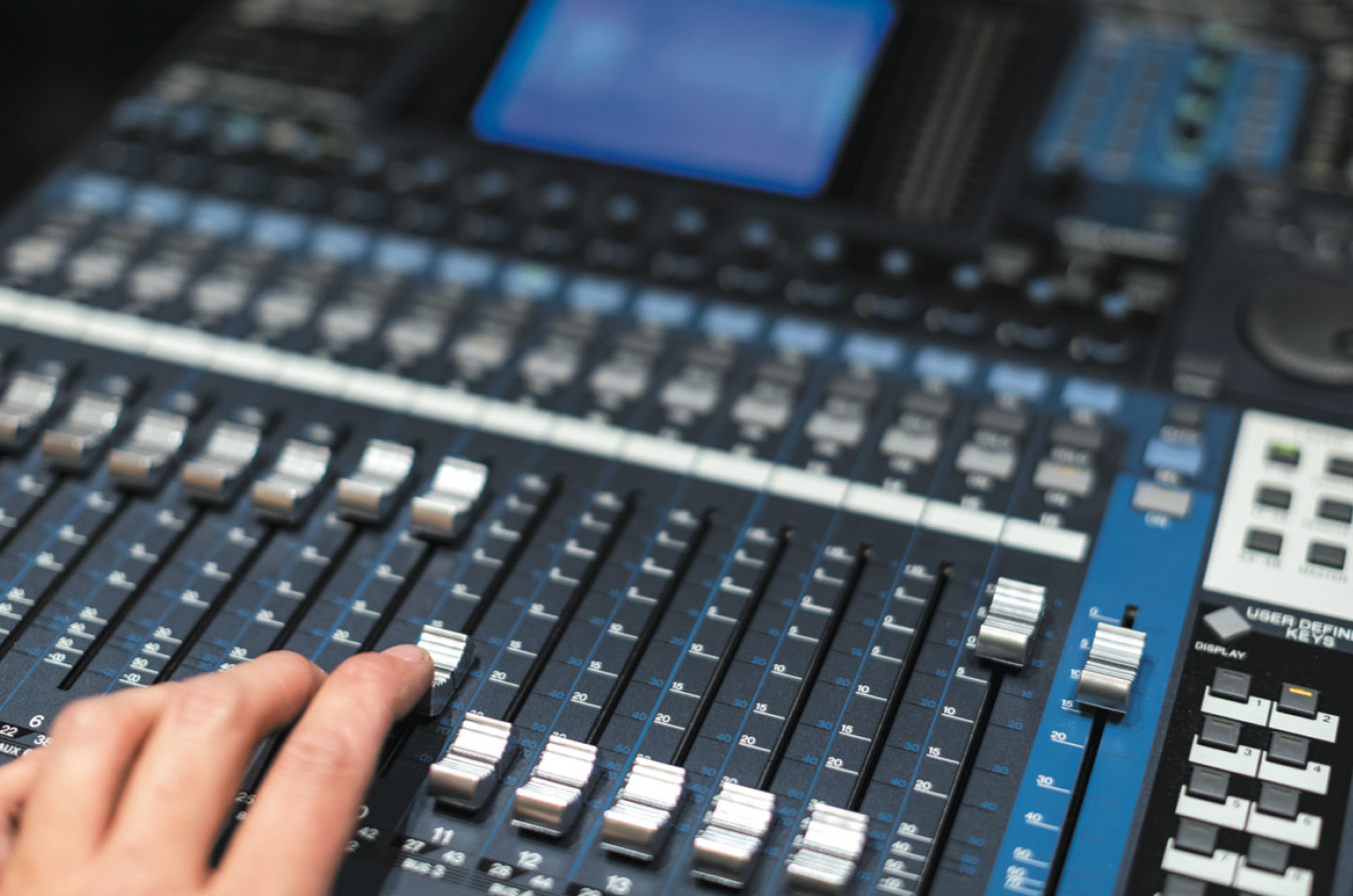 車内アナウンス広告